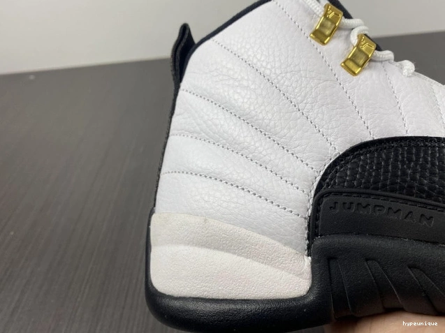 HYPE (2013) Taxi 130690-125 12 Retro Jordan 0823